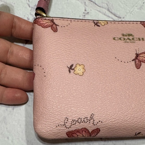 COACH Corner Zip Wristlet In Pink Signature Canvas With ButterFly Print nwt - Picture 10 of 10